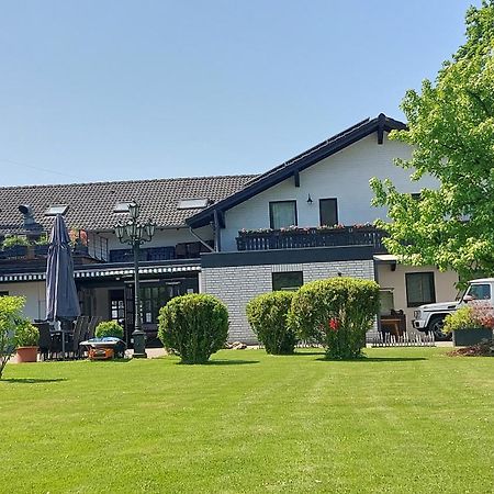 Landhotel Linden Am Venekotensee Niederkruechten Exterior photo